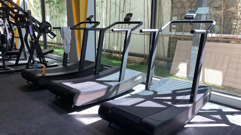 light version T 600 curved treadmill 2
